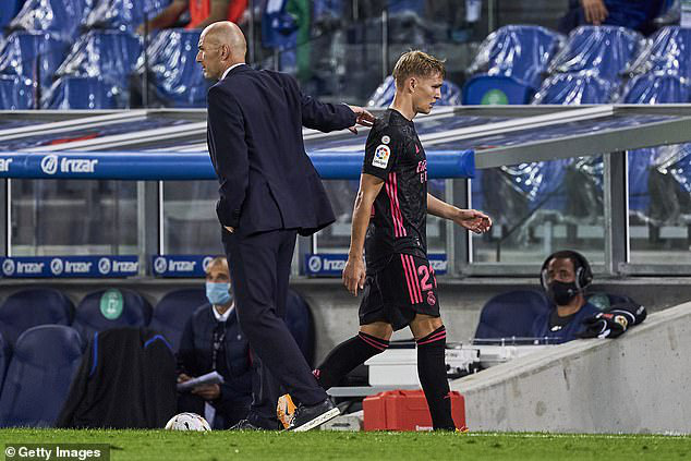 Real Madrid vẫn muốn giữ Martin Odegaard ở lại - Ảnh 1.