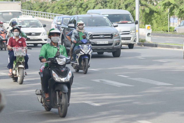 Đề nghị siết thuế với cá nhân làm nội dung số và lái xe công nghệ - Ảnh 1.