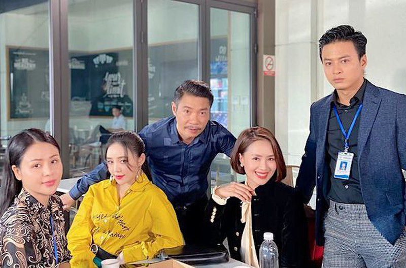 Loạt đồ xứng danh tiểu thư &uacute;t họ Cao Hướng dương ngược nắng - Ảnh 11.