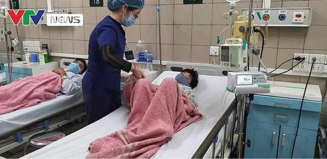 Hái nấm rừng gần nhà về ăn, cả nhà 4 người bị ngộ độc - Ảnh 1. Hái nấm rừng gần nhà về ăn, cả nhà 4 người bị ngộ độc - Ảnh 1.