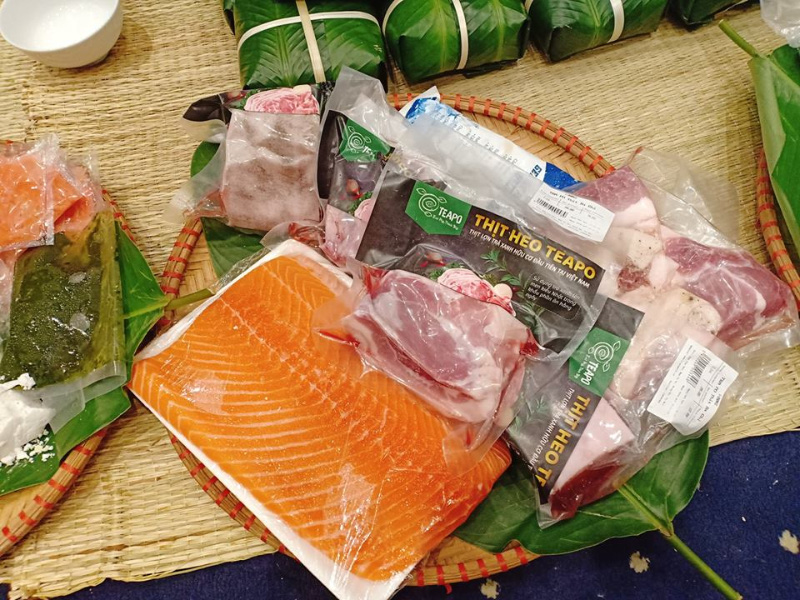 
The ingredients to make Salmon Banh Chung. Photo: Hieu Nghia.
