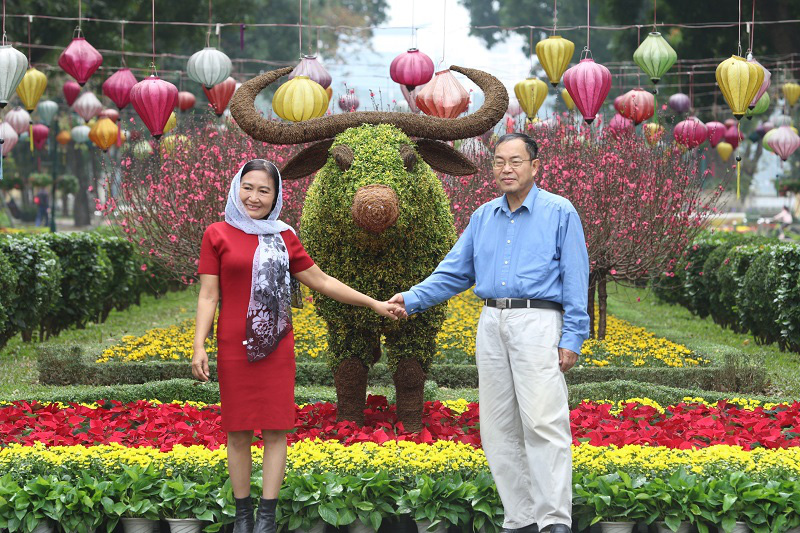 The mascot of Golden Buffalo, which symbolizes the year of 2021 attracts visitors to take souvenir photos.
