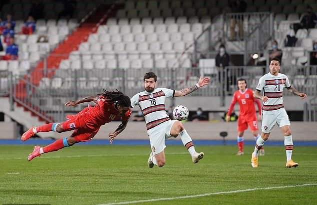 Ronaldo ghi bàn, Bồ Đào Nha ngược dòng thắng thuyết phục Luxembourg  - Ảnh 1.