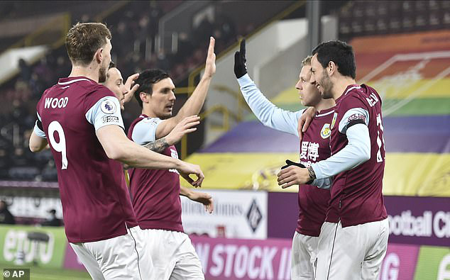 Burnley 1-1 Leicester City: Chia điểm kịch tính - Ảnh 1.