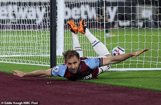 West Ham 2-0 Leeds United: Jesse Lingard tiếp tục tỏa sáng - Ảnh 2.