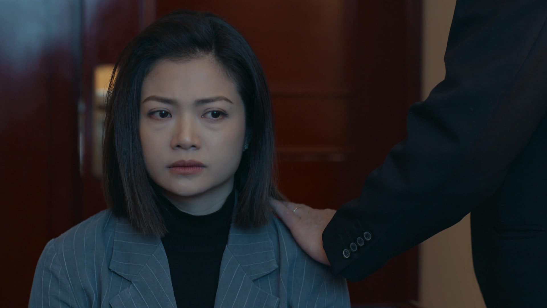 Hồ sơ c&aacute; sấu - Tập cuối: Đặng Trung v&agrave;o t&ugrave;, Nguyệt hạnh ph&uacute;c b&ecirc;n chồng, x&oacute;a bỏ mọi hiểu lầm với em g&aacute;i - Ảnh 2.