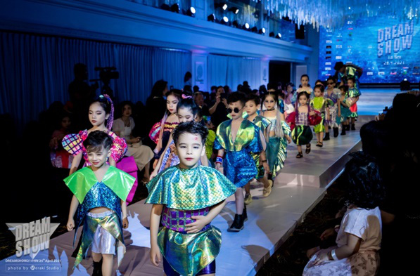 Dream Show - Đ&ecirc;m diễn đa m&agrave;u sắc v&agrave; truyền tải những th&ocirc;ng điệp &yacute; nghĩa - Ảnh 8.