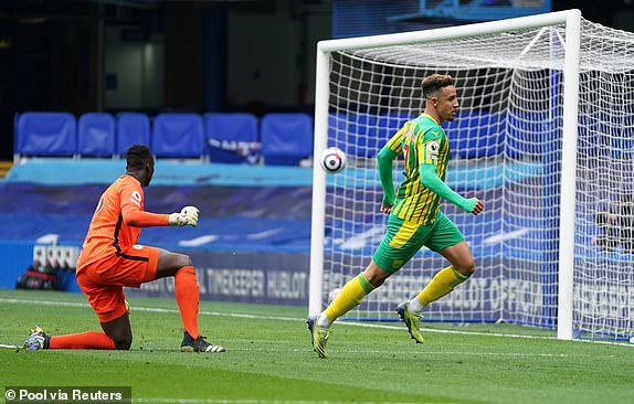 Chelsea 2-5 West Brom: Tấm thẻ đỏ tai hại của Thiago Silva - Ảnh 3.