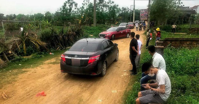 Cơn sốt đất qua đi, nỗi khánh kiệt ở lại, nhiều người nặng gánh nợ nần - Ảnh 1.