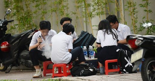 Chuyên gia y tế nói gì về đề xuất cấm thuốc lá điện tử ở Việt Nam? - Ảnh 1. Chuyên gia y tế nói gì về đề xuất cấm thuốc lá điện tử ở Việt Nam? - Ảnh 1.