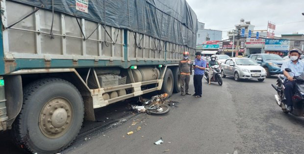 Xe tải va chạm với xe máy, một học sinh lớp 12 tử vong - Ảnh 3. Xe tải va chạm với xe máy, một học sinh lớp 12 tử vong - Ảnh 3.