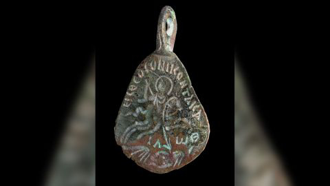 C&ocirc;ng bố b&ugrave;a hộ mệnh cổ xưa d&ugrave;ng để xua đuổi lời nguyền con mắt quỷ dữ - Ảnh 1.