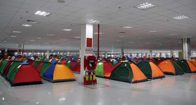 Kinh tế Việt Nam vững vàng giữa đại dịch - Ảnh 1. Kinh tế Việt Nam vững vàng giữa đại dịch - Ảnh 1.