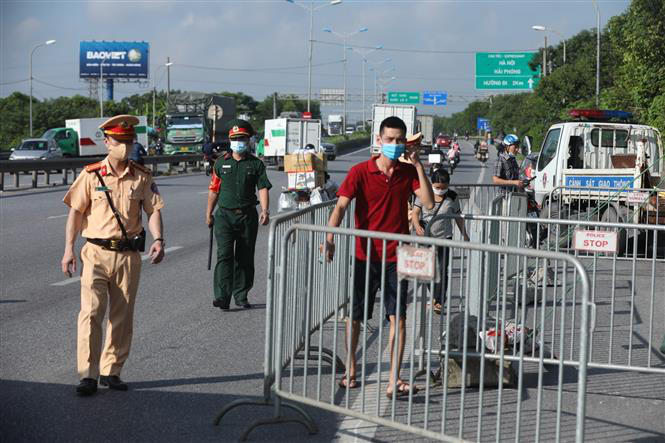 Bí thư Hà Nội: Lấy hiệu quả thực hiện Chỉ thị 16 làm “thước đo” trách nhiệm người đứng đầu - Ảnh 1.