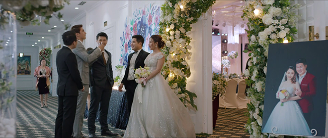 Ảnh cưới t&igrave;nh bể b&igrave;nh của cặp đ&ocirc;i N&uacute;i - Hoa trong M&ugrave;a hoa t&igrave;m lại - Ảnh 13.