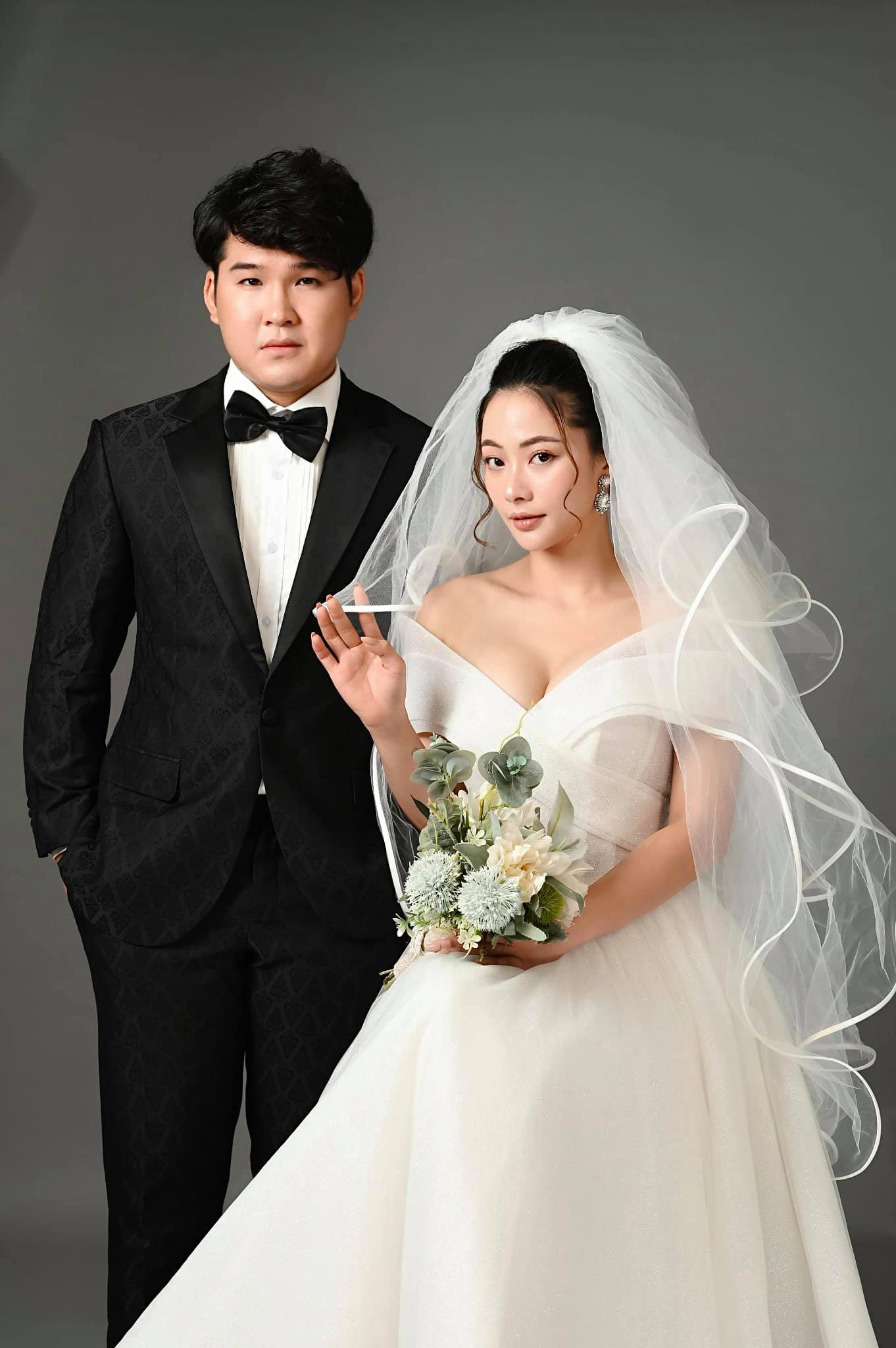 Ảnh cưới t&igrave;nh bể b&igrave;nh của cặp đ&ocirc;i N&uacute;i - Hoa trong M&ugrave;a hoa t&igrave;m lại - Ảnh 12.