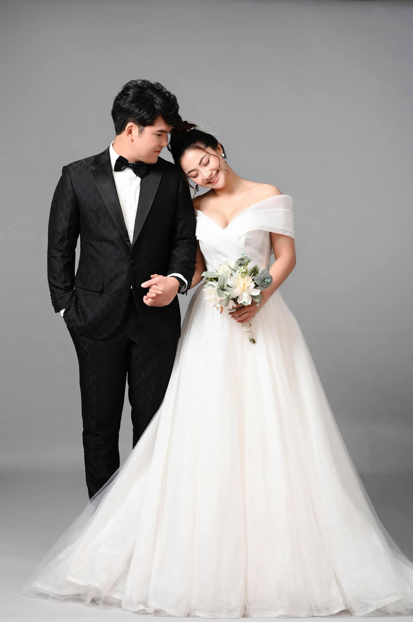 Ảnh cưới t&igrave;nh bể b&igrave;nh của cặp đ&ocirc;i N&uacute;i - Hoa trong M&ugrave;a hoa t&igrave;m lại - Ảnh 6.