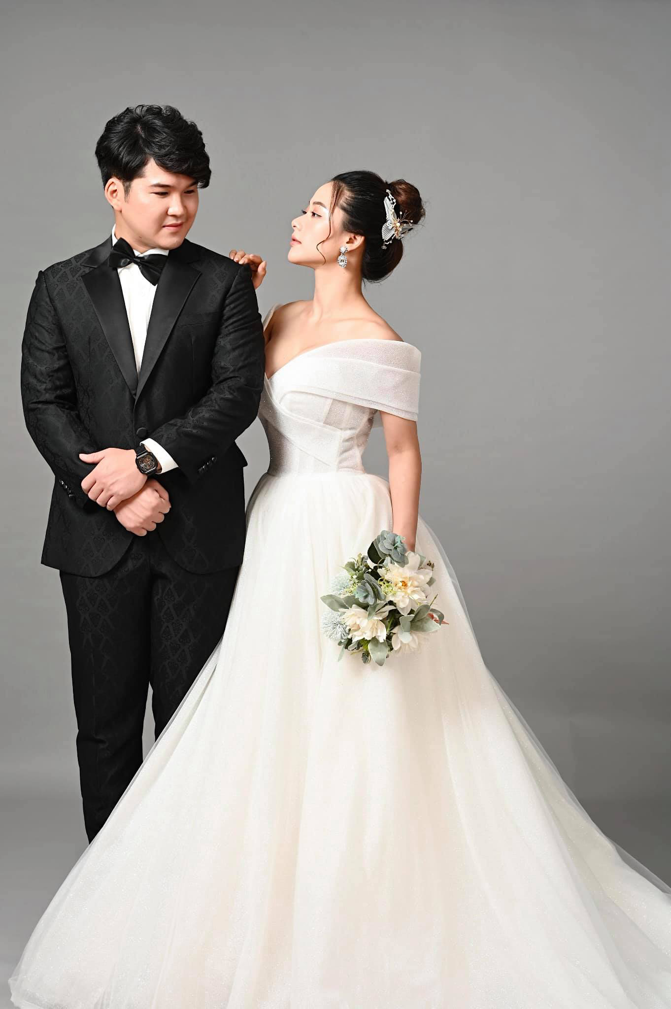 Ảnh cưới t&igrave;nh bể b&igrave;nh của cặp đ&ocirc;i N&uacute;i - Hoa trong M&ugrave;a hoa t&igrave;m lại - Ảnh 7.