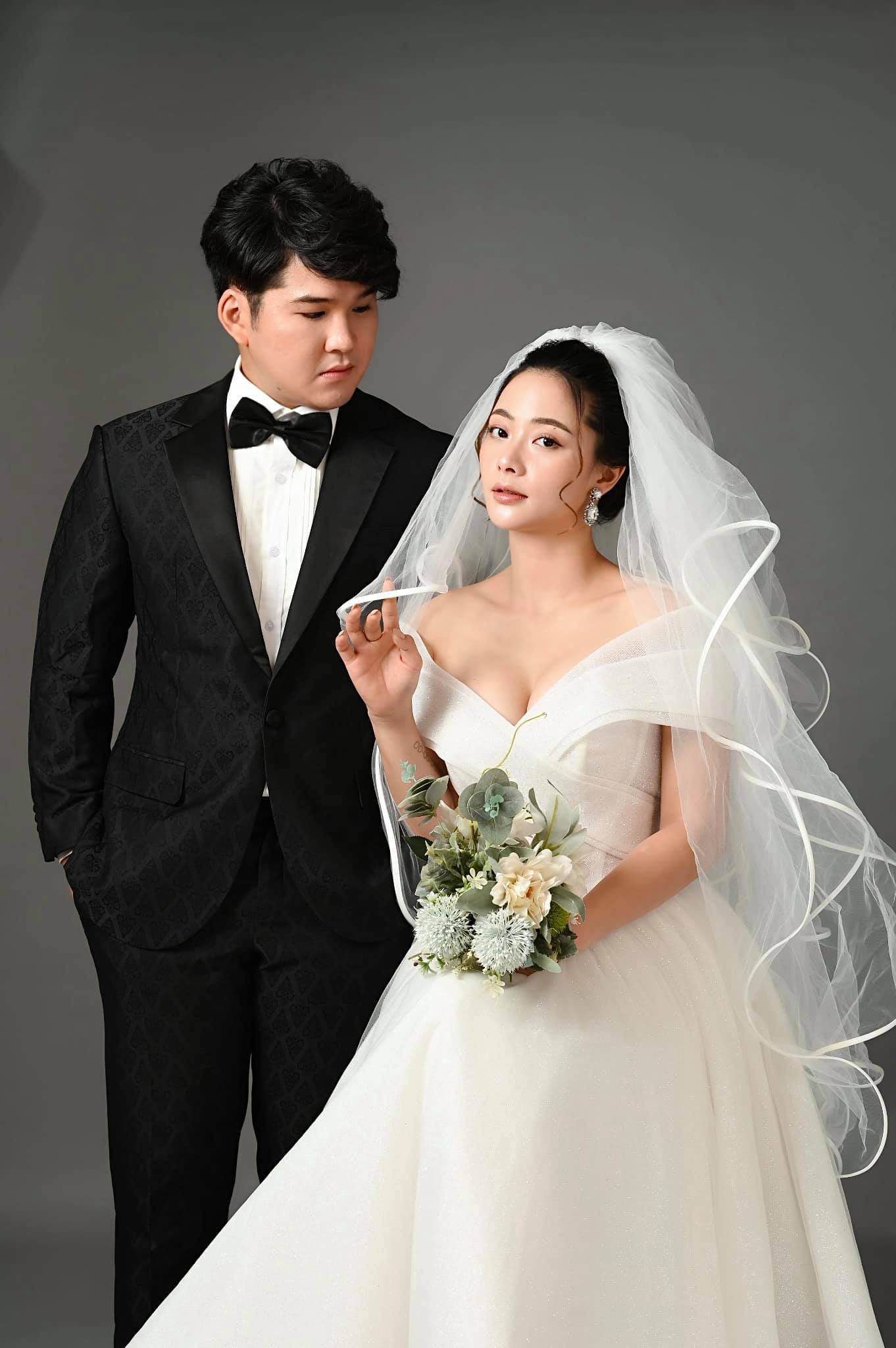 Ảnh cưới t&igrave;nh bể b&igrave;nh của cặp đ&ocirc;i N&uacute;i - Hoa trong M&ugrave;a hoa t&igrave;m lại - Ảnh 8.