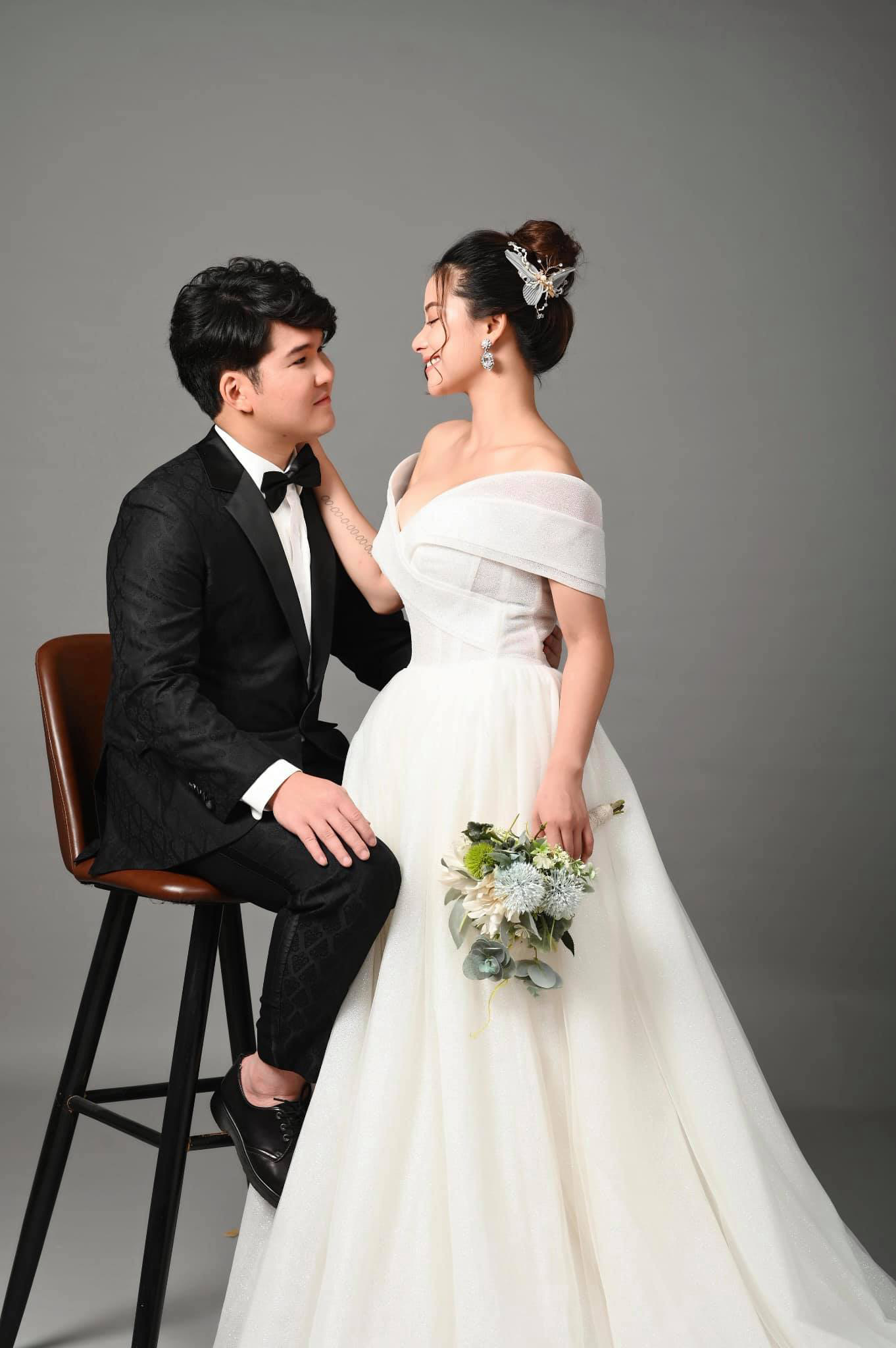 Ảnh cưới t&igrave;nh bể b&igrave;nh của cặp đ&ocirc;i N&uacute;i - Hoa trong M&ugrave;a hoa t&igrave;m lại - Ảnh 10.