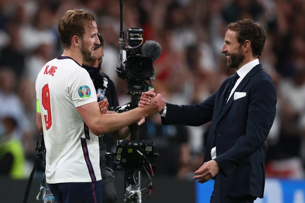 Người hâm mộ đề nghị phong tước hiệp sĩ cho HLV Gareth Southgate - Ảnh 2.