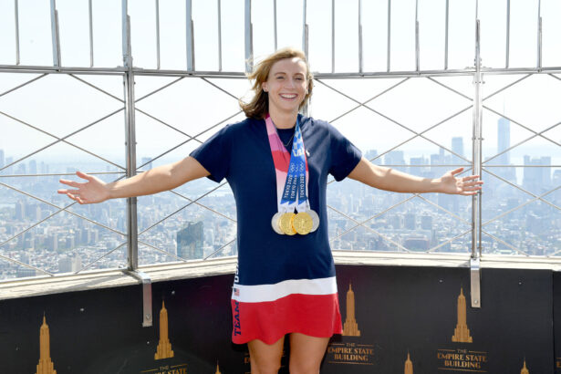 Katie Ledecky đặt mục tiêu tranh tài tại Olympic Paris - Ảnh 1.