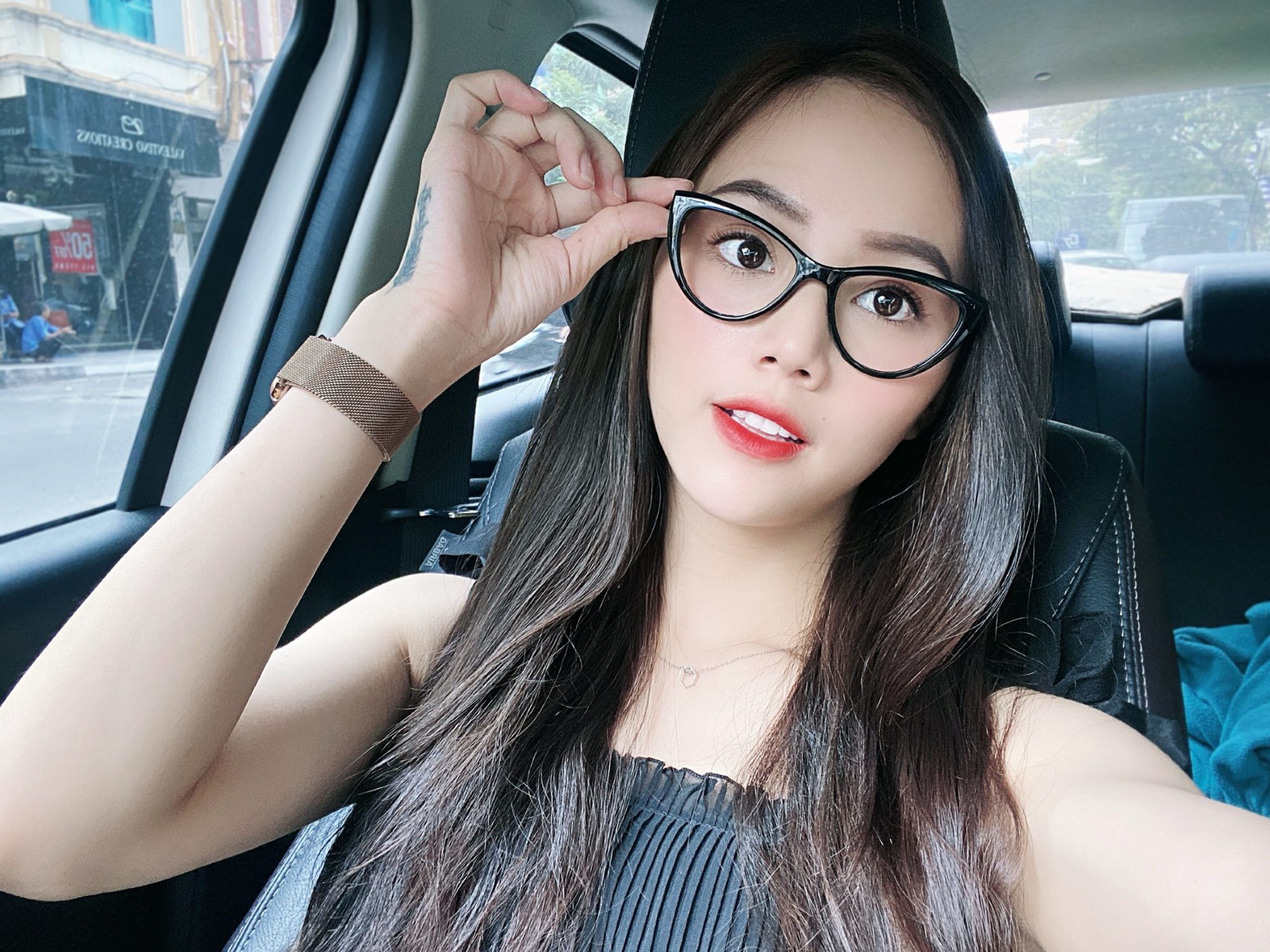 DV Minh Thu ngại ngùng khi thực hiện cảnh cưỡng bức trong phim Hương vị tình thân - Ảnh 7. DV Minh Thu ngại ngùng khi thực hiện cảnh cưỡng bức trong phim Hương vị tình thân - Ảnh 7.