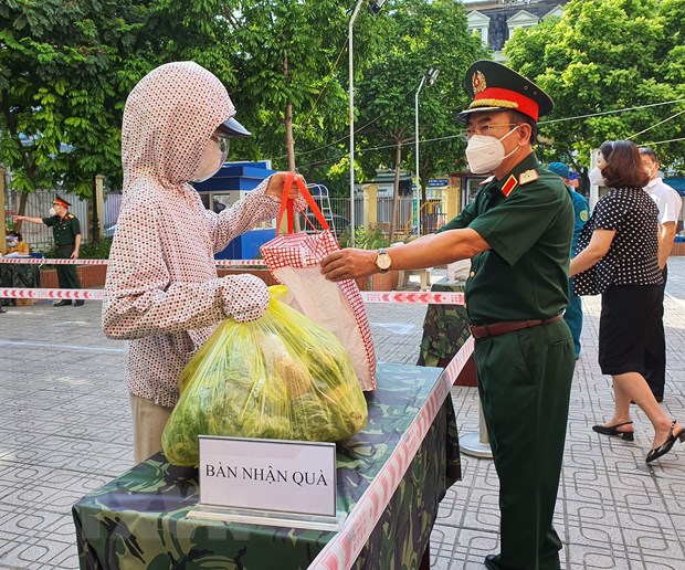 Gian hàng 0 đồng - Tình quân dân giữa đại dịch - Ảnh 2.