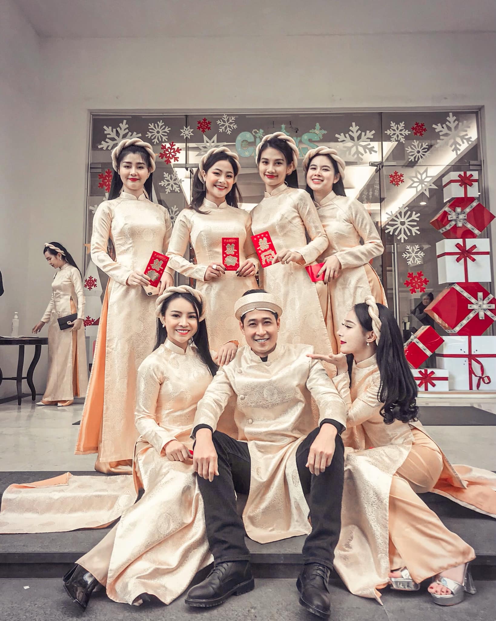 Nhan sắc hai cô con gái đỏng đảnh khó bảo trong Ngày mai bình yên - Ảnh 15. Nhan sắc hai cô con gái đỏng đảnh khó bảo trong Ngày mai bình yên - Ảnh 15.