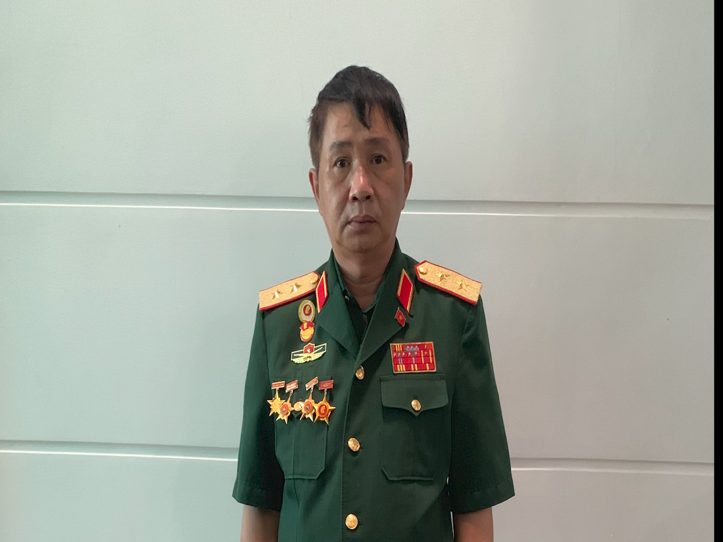 Giả danh trung tướng qu&acirc;n đội ti&ecirc;u thụ thuốc được cho l&agrave; chữa COVID-19 - Ảnh 3.