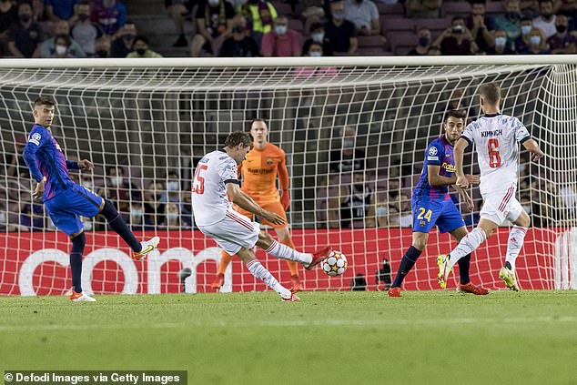 Lewandowski lập cú đúp, Bayern thắng dễ Barca ngay tại Camp Nou - Ảnh 2.