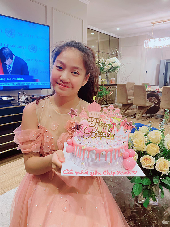 Mạnh Trường khoe con gái 12 tuổi xinh đẹp, ra dáng thiếu nữ - Ảnh 2.