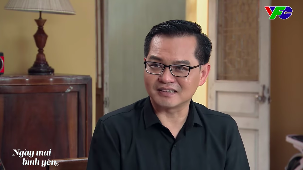 Ngày mai bình yên - Tập 12: Ông Phát sang tận nơi đón nhưng bố và em trai vẫn cố chấp không chịu về nhà - Ảnh 2. Ngày mai bình yên - Tập 12: Ông Phát sang tận nơi đón nhưng bố và em trai vẫn cố chấp không chịu về nhà - Ảnh 2.