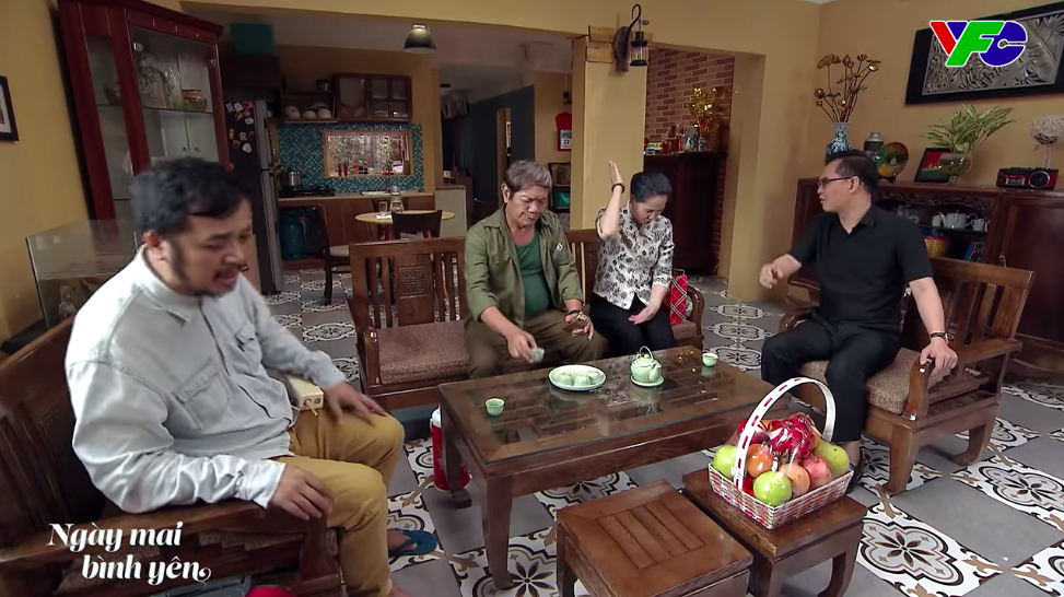 Ngày mai bình yên - Tập 12: Ông Phát sang tận nơi đón nhưng bố và em trai vẫn cố chấp không chịu về nhà - Ảnh 6. Ngày mai bình yên - Tập 12: Ông Phát sang tận nơi đón nhưng bố và em trai vẫn cố chấp không chịu về nhà - Ảnh 6.