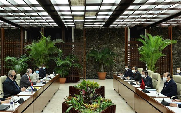 
An overview of President Nguyen Xuan Phuc with Cuban PM Manuel Marrero Cruz (Photo: VNA)
