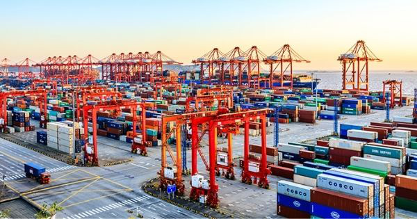 Thời gian thực hiện thủ tục thương mại qua biên giới giảm hàng trăm triệu giờ - Ảnh 1. Thời gian thực hiện thủ tục thương mại qua biên giới giảm hàng trăm triệu giờ - Ảnh 1.