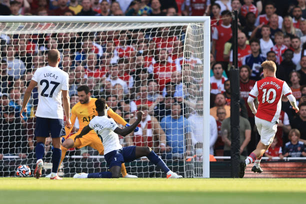 Hạ Tottenham ở Derby London, Arsenal nối dài mạch toàn thắng - Ảnh 1.