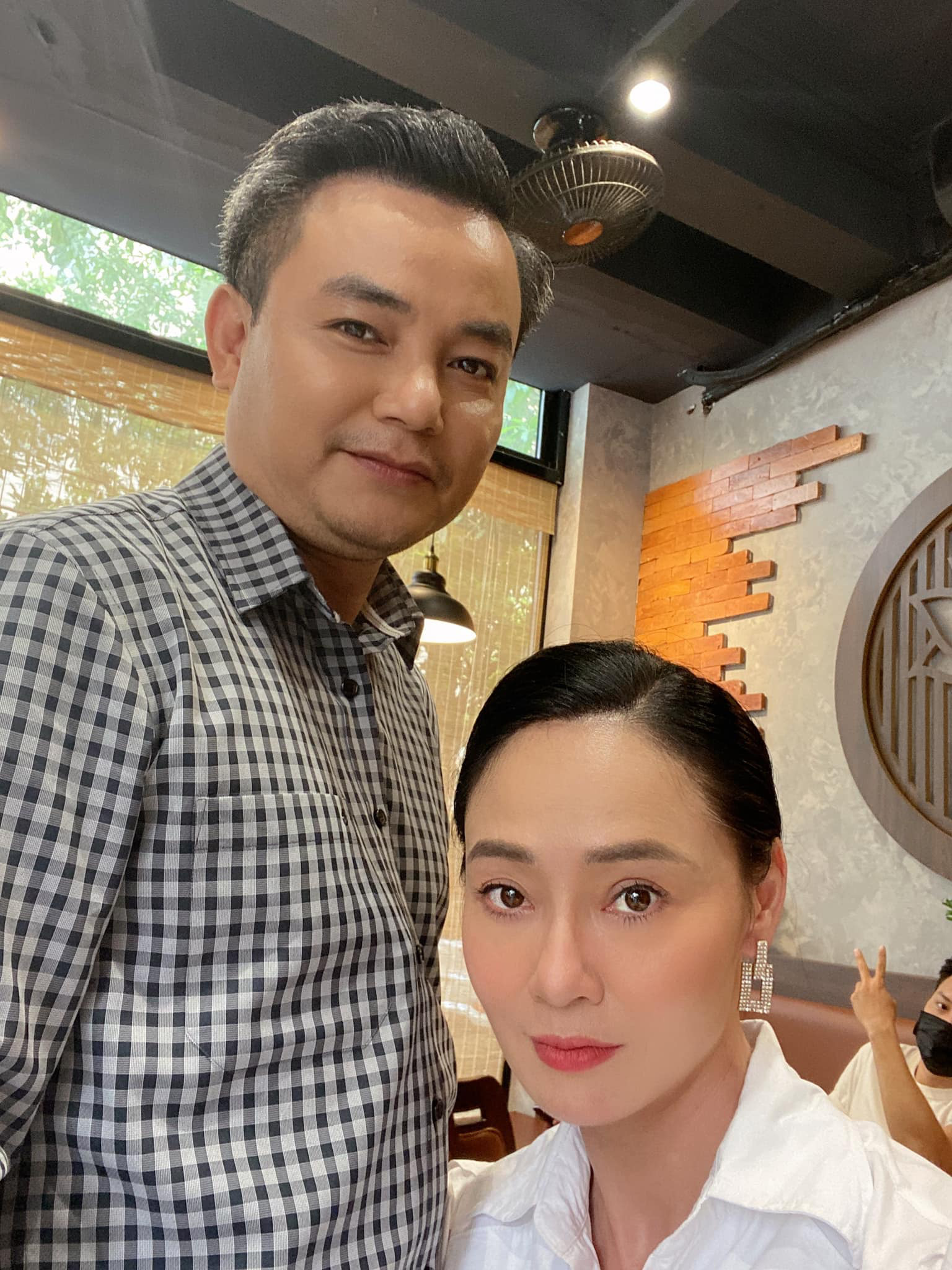 Hương vị t&igrave;nh th&acirc;n: &Ocirc;ng Khang bất ngờ uốn &eacute;o, điệu đ&agrave; th&agrave;nh c&acirc;y h&agrave;i - Ảnh 4.