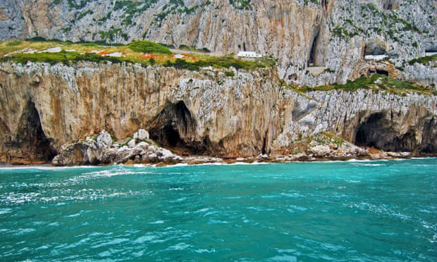 Khám phá hang động Gibraltar với nền văn hóa của người cổ đại Neanderthal - Ảnh 1.