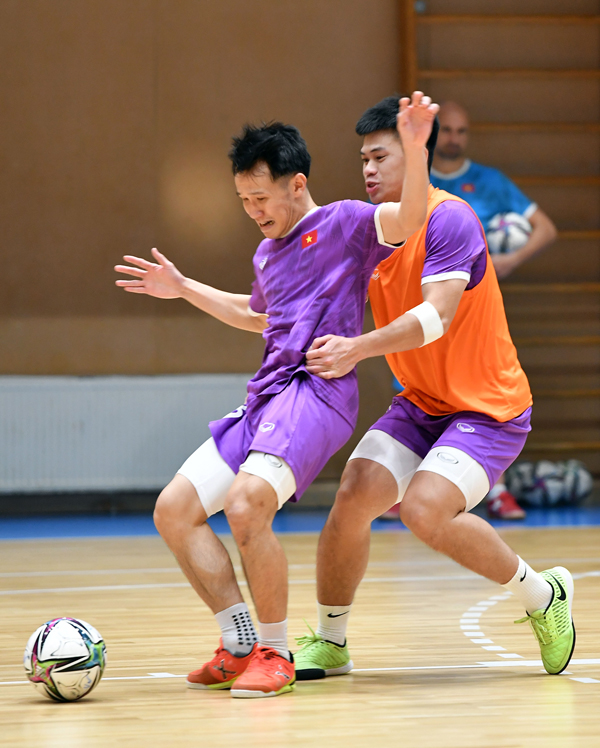 HLV Phạm Minh Giang: ĐT futsal Việt Nam tâm lý, bản lĩnh cầu thủ đã được nâng cao - Ảnh 4.