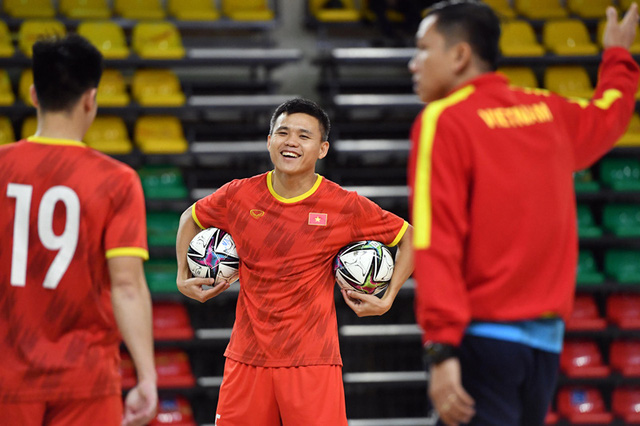 ĐT futsal Việt Nam sẵn sàng cho trận ra quân gặp Brazil - Ảnh 1. ĐT futsal Việt Nam sẵn sàng cho trận ra quân gặp Brazil - Ảnh 1.