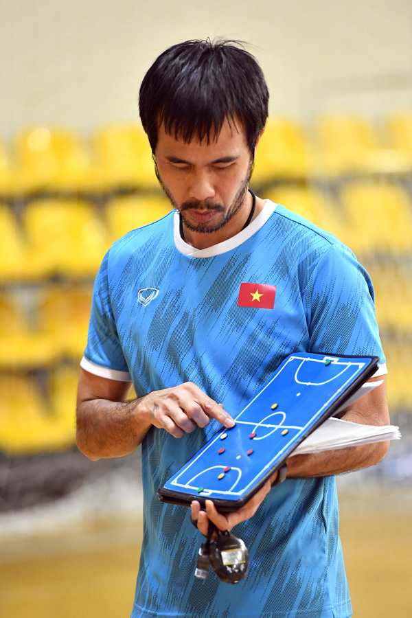 ĐT futsal Việt Nam làm quen nguyên tắc sử dụng VS - Ảnh 2. ĐT futsal Việt Nam làm quen nguyên tắc sử dụng VS - Ảnh 2.