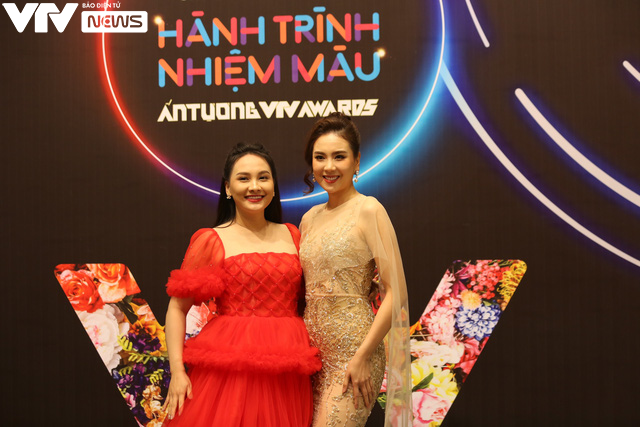 VTV Awards 2021: Dàn diễn viên, MC hot đổ bộ thảm đỏ - Ảnh 7. VTV Awards 2021: Dàn diễn viên, MC hot đổ bộ thảm đỏ - Ảnh 7.