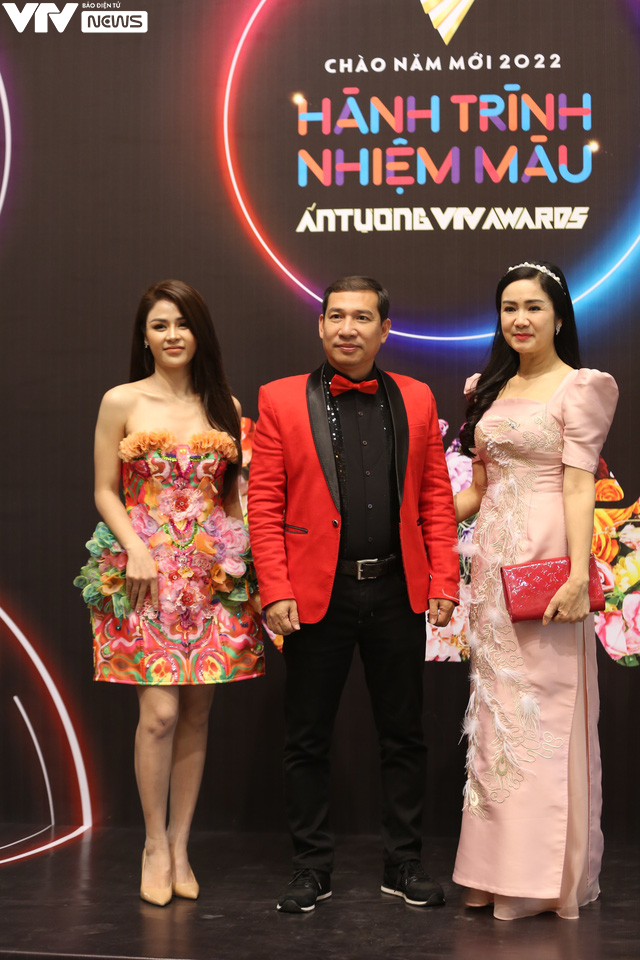 VTV Awards 2021: Dàn diễn viên, MC hot đổ bộ thảm đỏ - Ảnh 2. VTV Awards 2021: Dàn diễn viên, MC hot đổ bộ thảm đỏ - Ảnh 2.