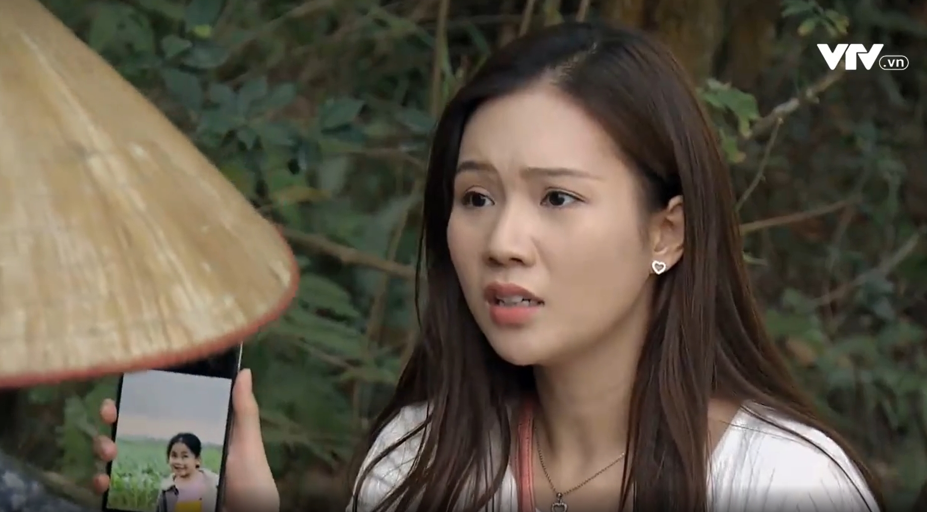 Phố trong l&agrave;ng - Tập 40: Mến g&agrave;o kh&oacute;c gọi con g&aacute;i trong v&ocirc; vọng khiến kh&aacute;n giả x&uacute;c động - Ảnh 9.