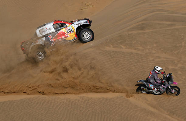 Chung cuộc Dakar Rally 2022: Nasser Al-Attiyah vô địch nội dung đua ô tô - Ảnh 1.