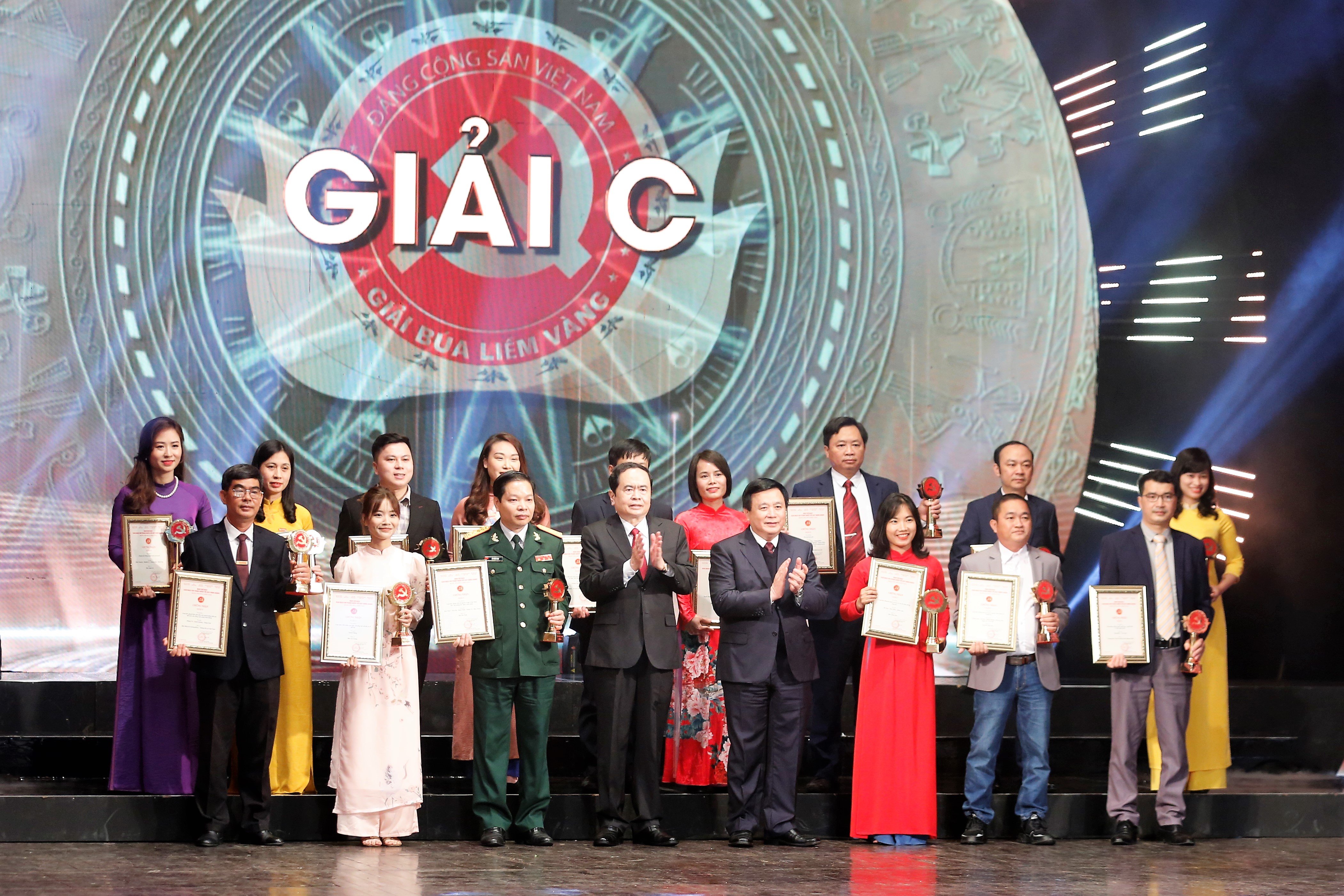 Danh sách các tác giả, tác phẩm đoạt giải Búa liềm vàng năm 2021 - Ảnh 3. Danh sách các tác giả, tác phẩm đoạt giải Búa liềm vàng năm 2021 - Ảnh 3.