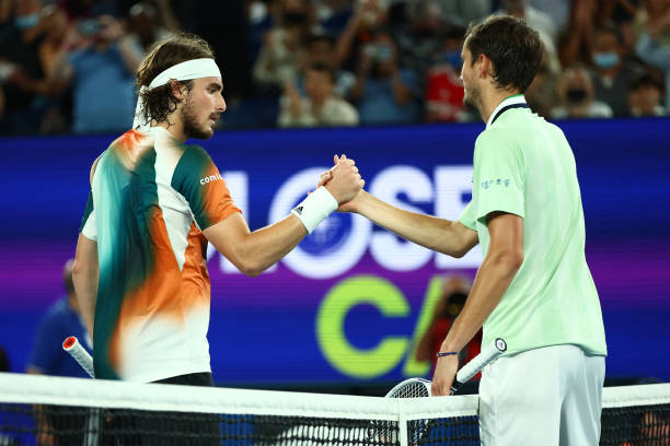 Đánh bại Tsitsipas sau 4 set, Daniil Medvedev vào chung kết Australia mở rộng - Ảnh 1.