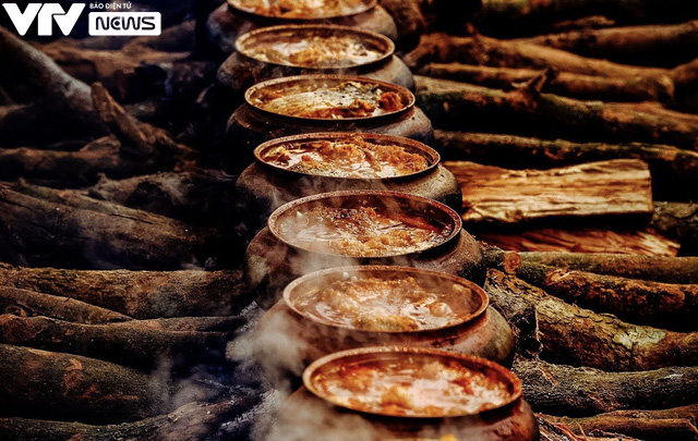 C&aacute; kho ni&ecirc;u đất l&agrave;ng Vũ Đại &ldquo;rực lửa&rdquo; th&acirc;u đ&ecirc;m đ&oacute;n Tết Nguy&ecirc;n đ&aacute;n - Ảnh 12.