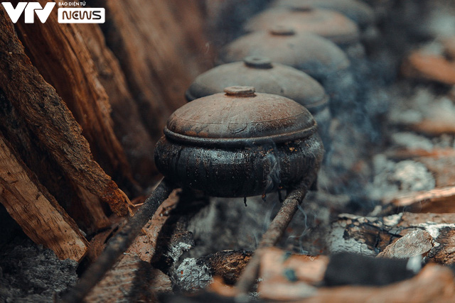 C&aacute; kho ni&ecirc;u đất l&agrave;ng Vũ Đại &ldquo;rực lửa&rdquo; th&acirc;u đ&ecirc;m đ&oacute;n Tết Nguy&ecirc;n đ&aacute;n - Ảnh 13.